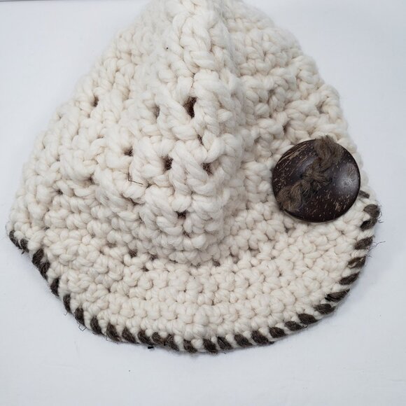 Hand Crocheted Newsboy Hat Cap Handmade Beige w/Large Brown Button NWT - Picture 4 of 5